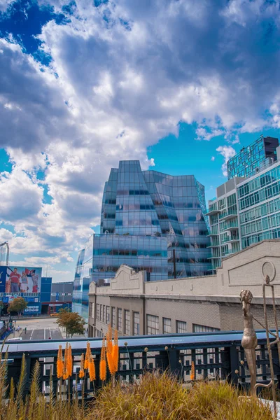 Gebäude von Manhattan entlang des High Line Parks — Stockfoto