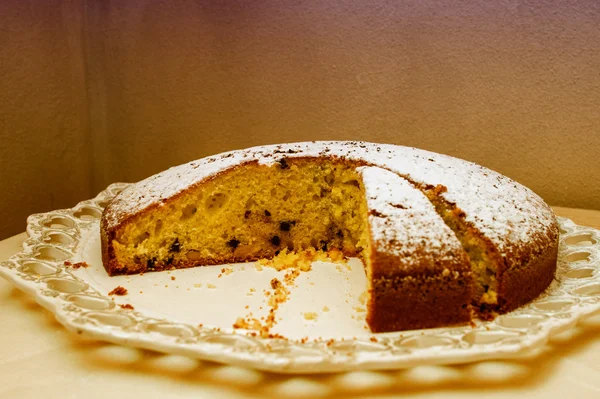 Vanilla cake with chocolate — Stock Photo, Image
