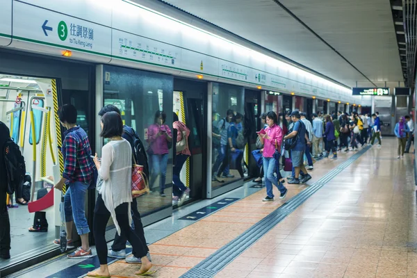 Subway train station — Stockfoto