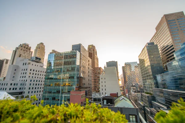 Moderní západ slunce panorama z velkého města — Stock fotografie