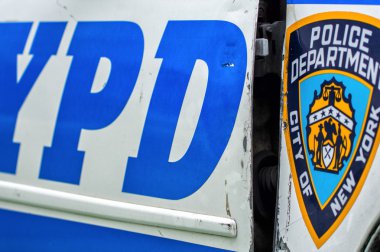 Polis Departmanı araba