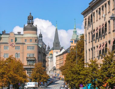 Yerli halk ve turistler de Stockholm hayattan zevk