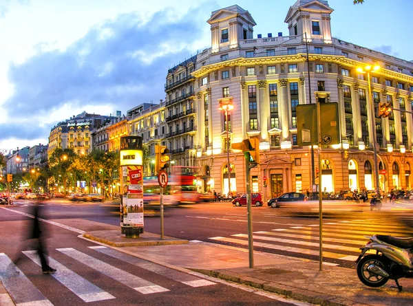 City streets of Barcelona at night in spring — Stock Photo, Image