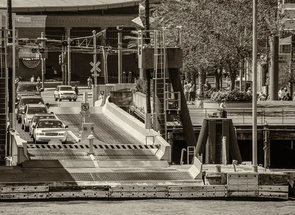 De straten van de stad op een mooie dag — Stockfoto