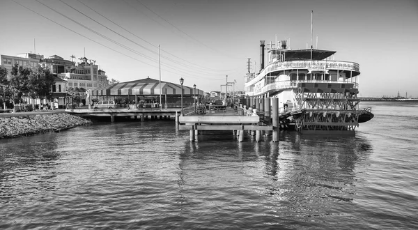 Natchez riverboat ready for cruise — Stock Photo, Image