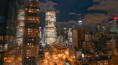 Manhattan Gökdelenlerinin Işıkları. Geceleri New York