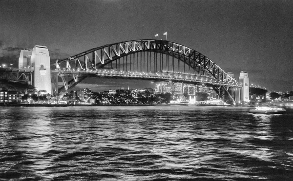 Magnifico ponte sul porto di Sydney al tramonto — Foto Stock