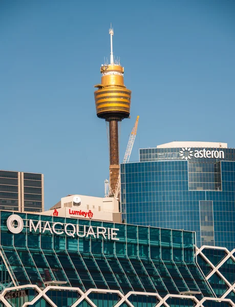 Stad skycrapers op een mooie zonnige dag — Stockfoto