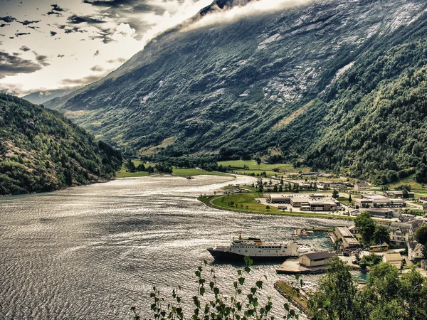 Geiranger fiyort dağlarda. — Stok fotoğraf