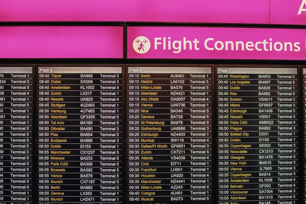 Flight connections board — Stock Photo, Image