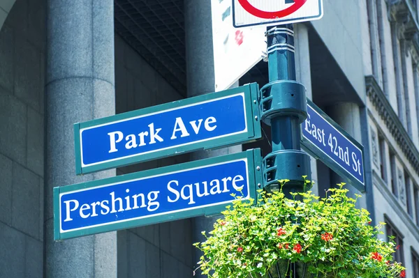 Street signs in New York — Stock Photo, Image