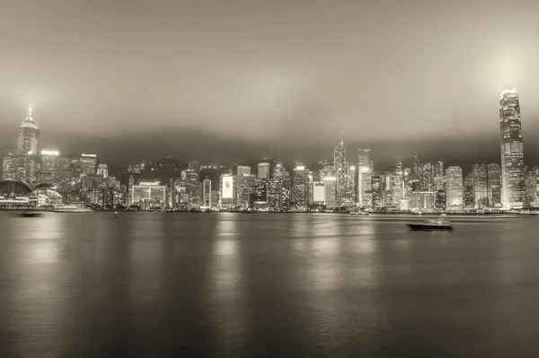 Hong Kong skyline as seen from Kowloon at night — Stock Photo, Image