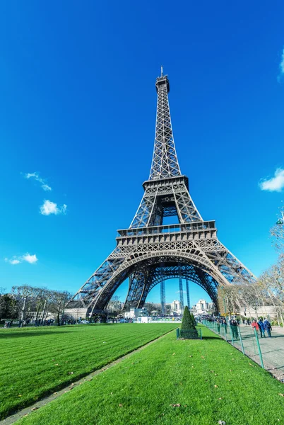 Spektakulär utsikt över tour eiffel struktur — Stockfoto