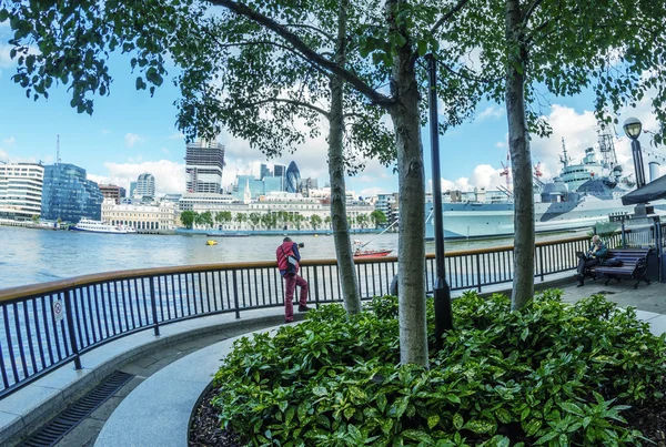 Vista sulla città in una bella giornata — Foto Stock