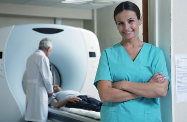 Adam hasta ile genç doktor