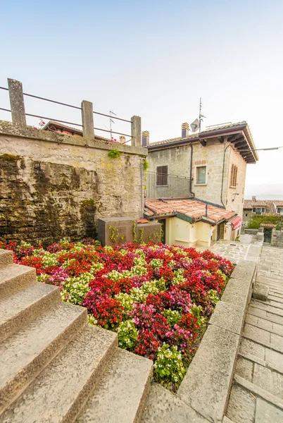 Castello di San Marino al crepuscolo estivo — Foto Stock