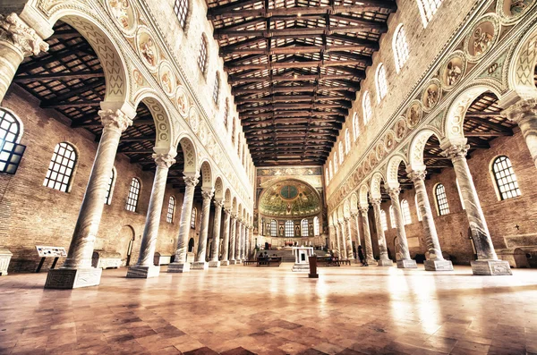 Interior of San'Apollinare in Classe — Stock Photo, Image