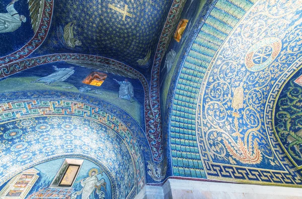 Ceiling Mosaic of the Galla Placidia mausoleum. — Stock Photo, Image