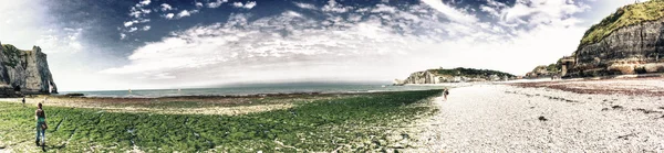 Vista panorámica de los famosos acantilados de Etretat, Normandía - Francia — Foto de Stock