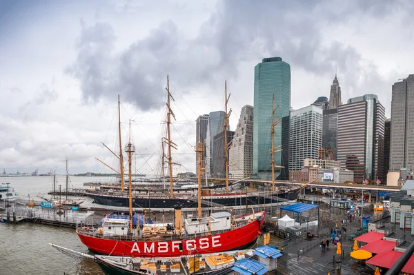 South Street Seaport and Pier 17 — Stock Photo, Image