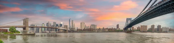 Panoramisch uitzicht van Brooklyn en Manhatta — Stockfoto