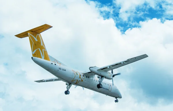 A jet approaches — Stock Photo, Image