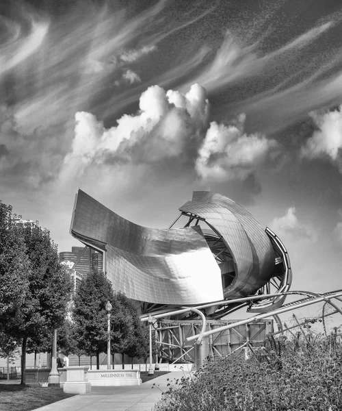 Jay Pritzker Pavilion in Millennium Park — Stock Photo, Image