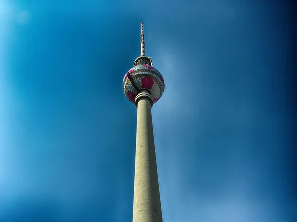 Berömda TV-tornet i Berlin — Stockfoto