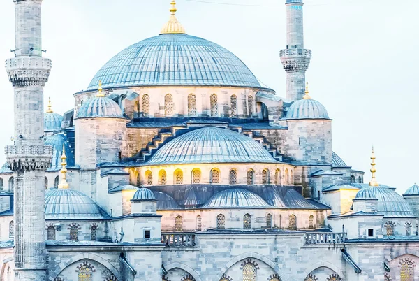 美しい夜の青いモスク — ストック写真