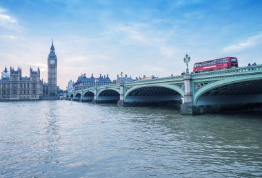 Westminster bridge ve Parlamentosu evleri