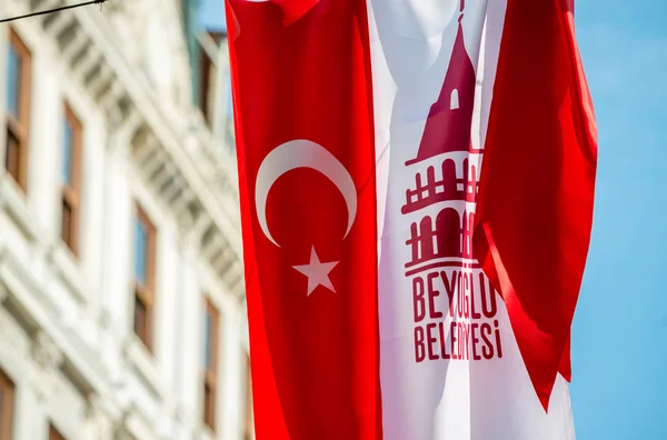 Bandera turca en Beyoglu — Foto de Stock