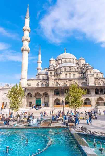 Yeni cami, de nieuwe moskee in istanbul — Stockfoto