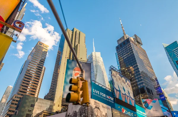 Anúncios e edifícios de Times Square — Fotografia de Stock