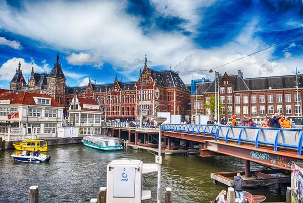 Architectuur van Centraal Station in Amsterdam — Stockfoto