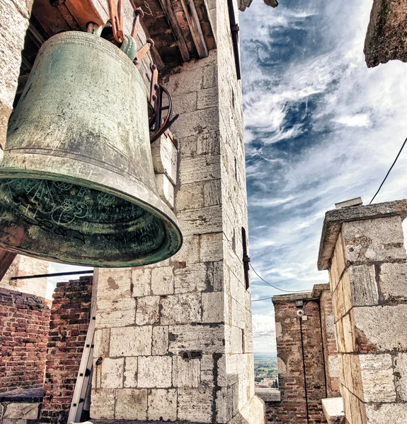 Antica campana medievale — Foto Stock