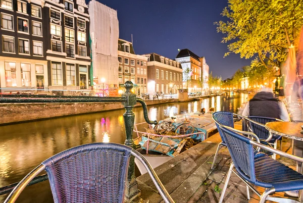 Canaux d'Amsterdam la nuit — Photo