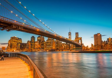 Manhattan Skyline ve Brooklyn Köprüsü