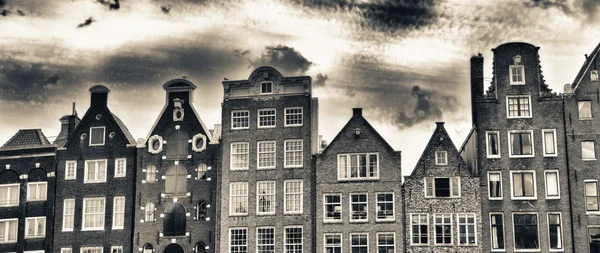 Amsterdam, niederländische architektur — Stockfoto