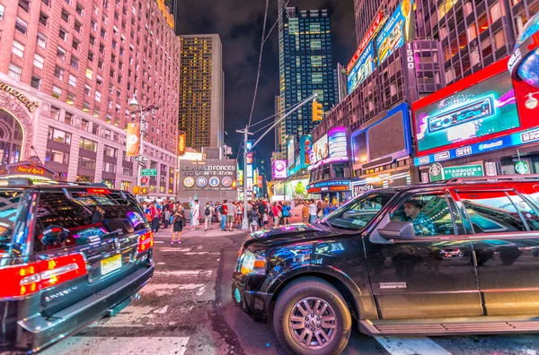 Gece New York'taki Times Square'de — Stok fotoğraf