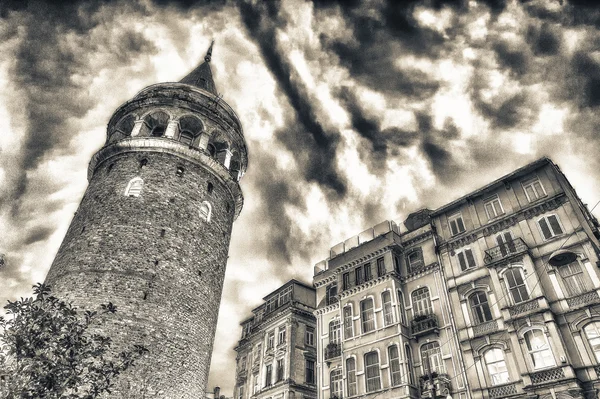 Prachtige structuur van Galata Tower in de schemering — Stockfoto