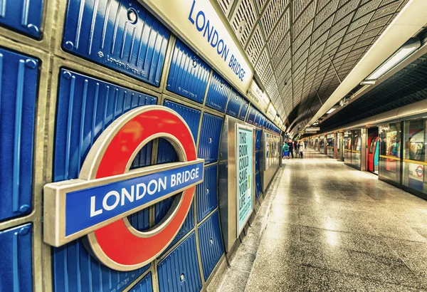 U-Bahn-Schild London Bridge — Stockfoto