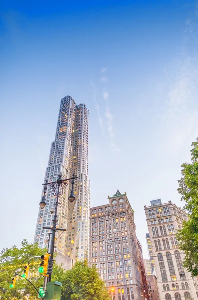Bir New York binalar. Manhattan siluetinin