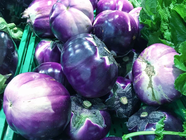 Kleurrijke groenten in een markt — Stockfoto