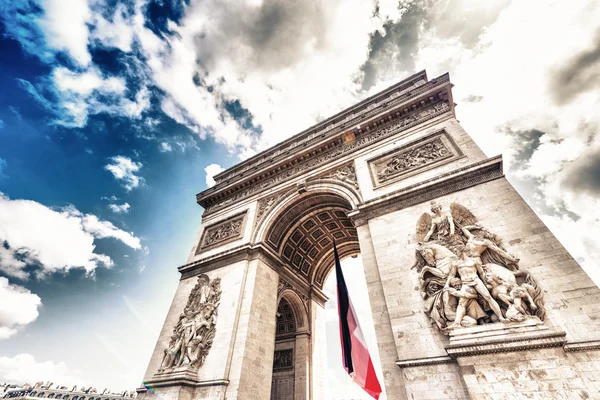 Arco del triunfo en París — Foto de Stock