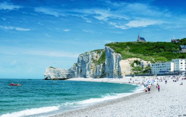 Etretat Normandy için harika kayalıklarla