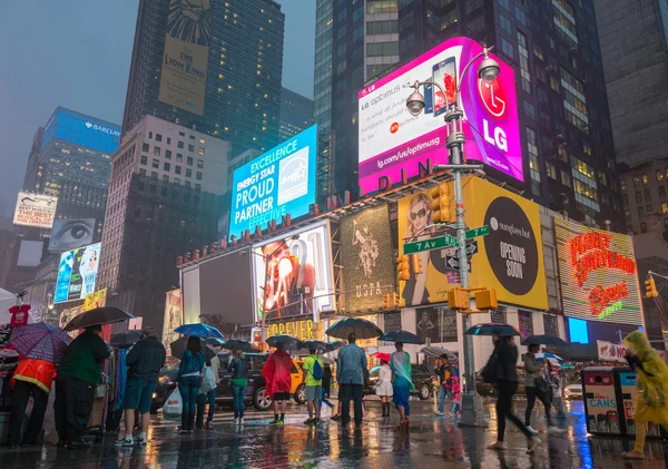 Mokre widok placu Times Square — Zdjęcie stockowe