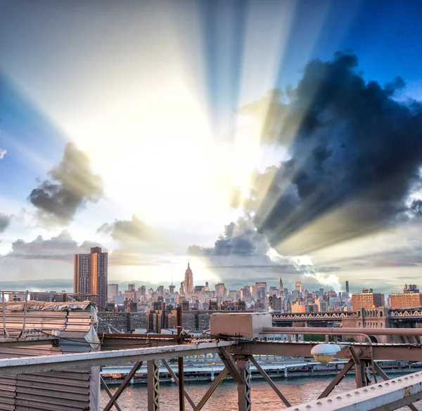 Krásný západ slunce nad Manhattan. — Stock fotografie