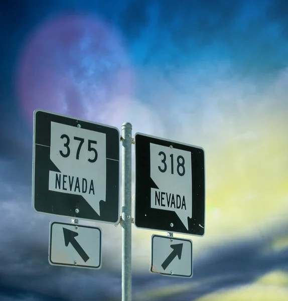 Sinais rodoviários interestaduais em Nevada, EUA — Fotografia de Stock