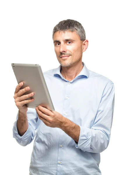 Hombre trabajando con la tableta . — Foto de Stock