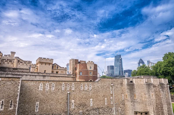 Tower of London na krásný den — Stock fotografie